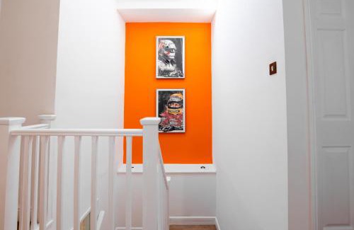 East Putney Apartamento | Huge 4 BR, 30s to Tube, 3 Bath & Gym Gear