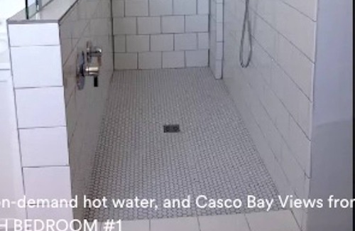 West End Casa | ¡MAGNÍFICO, ENORME, CAMINA A TODOS! ¡VISTAS AL AGUA!