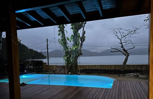 Lazaro Casa | Huge Foot-in-the-sand House 5 suites | Lazaro Beach Ubatuba