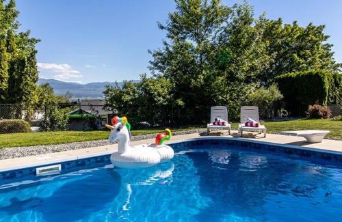 Glenmore Casa | Huge 5BR Home with Pool, Hot Tub & Games Room