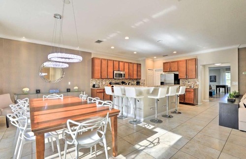 Bellavida Villa | Huge 6Br 6Bath Villa & Private pool Min to Disney