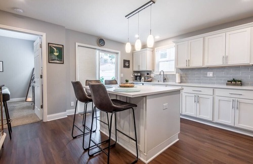 Lower East Side Casa | HUGE 6BR, Luxe Single Family Home, Best Location!