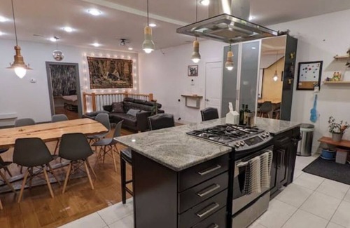 Fairmount Apartamento | Huge apt. Parking! City view.