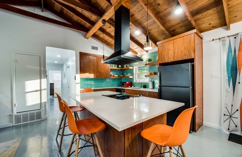 Haltom City Casa | Huge Backyard, with 6 Person Hot Tub & Firepit, close to Downtown Fort Worth!