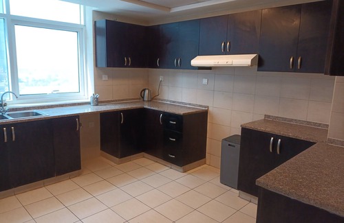 The Greens Apartamento | Huge Barsha Heights 4 Bedroom in Heart of Dubai - Balconies, pool, gym, parking!