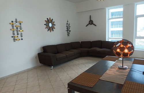 The Greens Apartamento | Huge Barsha Heights 4 Bedroom in Heart of Dubai - Balconies, pool, gym, parking!