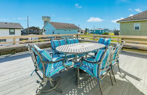 Jamaica Beach Casa | Huge Deck Fully Fenced & Pups Welcome