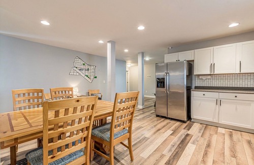 West End Casa | Huge Duplex Home with 9 bedrooms!