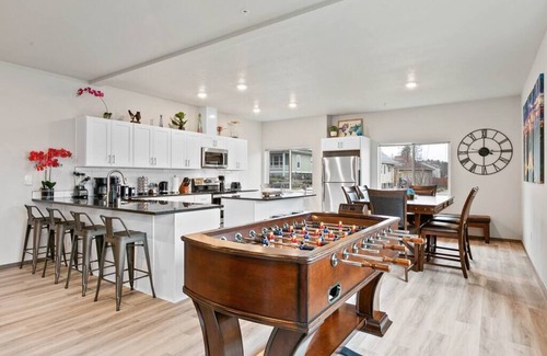 South Perry District Apartamento | HUGE-Fun-Trendy Apt by Perry District & Downtown!