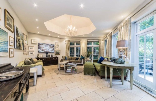 Prince's Casa | Huge Historic Townhouse in the Heart of London within 20 Min Walk To Westminster