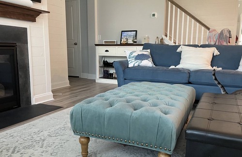 Johns Island Casa | Huge home in quiet neighborhood