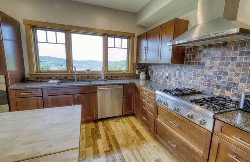 Ellicottville Casa | Huge Home & Studio-Hot Tub-Sauna-Pet Friendly-Amazing Views