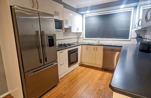 Werrington Downs Casa | Huge Home! With Pool, Games Room, Outdoor Entertaining