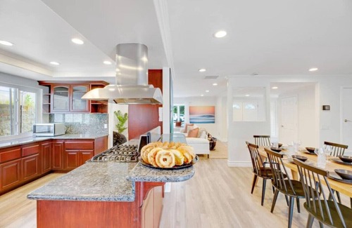 Del Obispo Casa | 462) Huge home with Pickleball court and Pool!