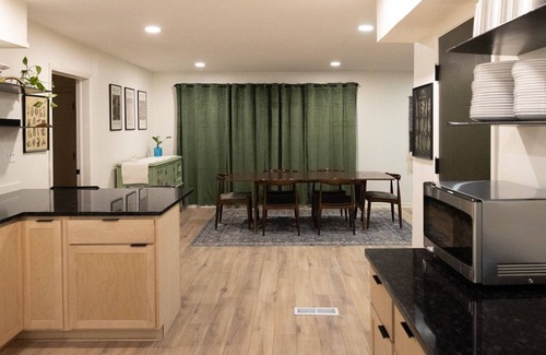 Wichita Casa | Huge House with a huge yard walking distance to Wichita State University.
