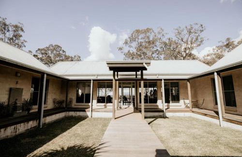 Pokolbin Casa | Huge house Your Hunter Valley Wine Staycation !