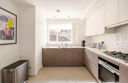City of Westminster Casa | Huge Mansion Villa by Mayfair & Hyde Park