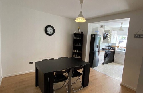 Haselbury Casa | Casa moderna, elegante y ENORME del norte de Londres de 6 dormitorios, capacidad para 17. Recientemente renovado
