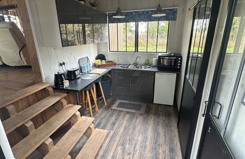 East Drayton Cabina | Huge open plan cabin in Weston, Newark hot tub WiFi wood stove pets parking