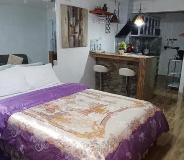 Calapan Cama Y Desayuno | Huge room with kitchen