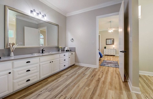 Cedar Creek Casa | Huge Single Story Updated Home with 2 Masters, Game Room, Pool, and a Garage