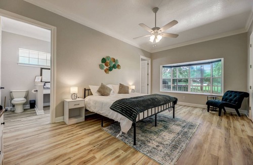 Cedar Creek Casa | Huge Single Story Updated Home with 2 Masters, Game Room, Pool, and a Garage