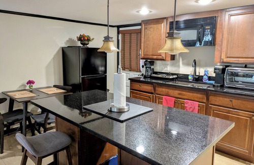 Old Town West Apartamento | Huge Studio/Temp Control Mattress/Free Parking