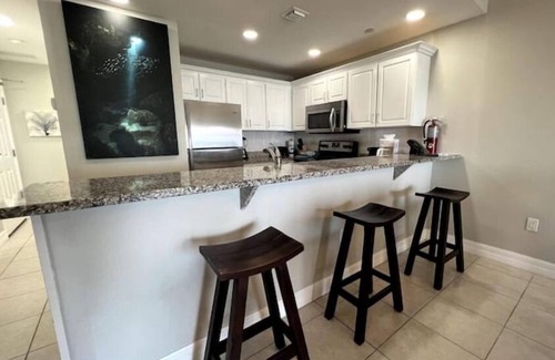 Colliers Bay Apartamento | Huge Two Bedroom Beachfront Penthouse Condo - Sleeps 6