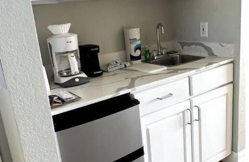 Colliers Bay Apartamento | Huge Two Bedroom Beachfront Penthouse Condo - Sleeps 6