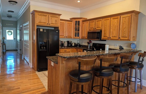 Young Harris Condominio | HUGE Views at Lake Chatuge - HUGE plush condo with two king suites!!