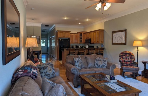 Young Harris Condominio | HUGE Views at Lake Chatuge - HUGE plush condo with two king suites!!