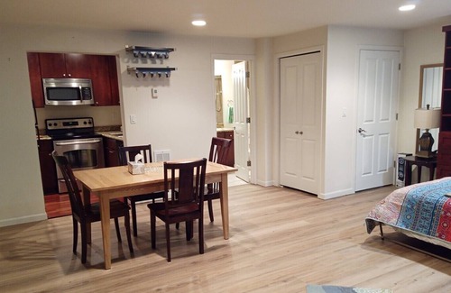 Seattle Metro Area Apartamento | Huge Water-front Studio Ready for Your Romantic Stay！