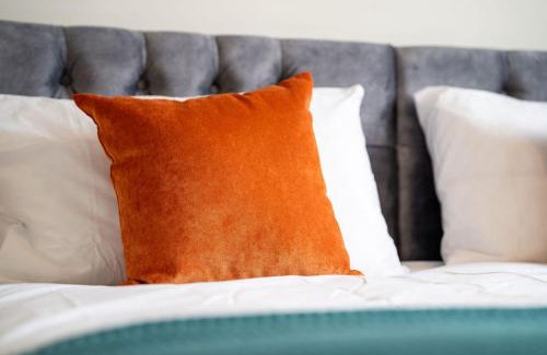 Twigworth Casa | Huge Weekly & Monthly Savings - Free Parking - Wi-Fi & Netflix