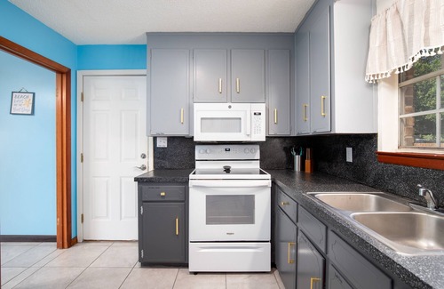 West Pensacola Casa | HUGH PRIVATE POOL - Game/Fitness room, close to popular attractions and beach!