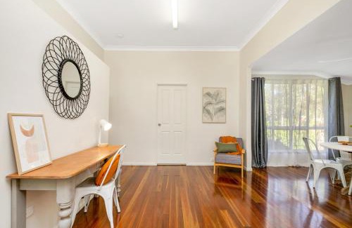 Yeppoon Casa | Hughes Hideaway - 2BR Cottage on 1 Acre w Air Con, King Beds