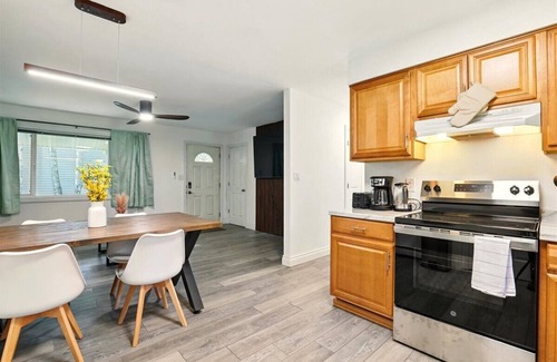 University Area Casa | Hugs In The Dusk - 2 Beds 1 Bath unit—one side of a duplex in Midtown Anchorage.