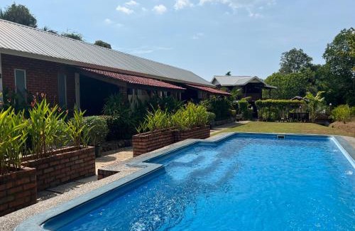 Kampung Kedawang Cama Y Desayuno | Hujung Kampung Resort