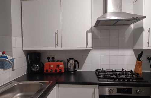 Luton Casa | Huku Kwetu - Fieldfare Green