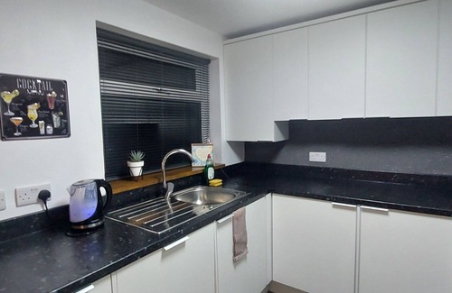 Hull Casa | Hull 3bed House-driveway-garden-familyfriendly