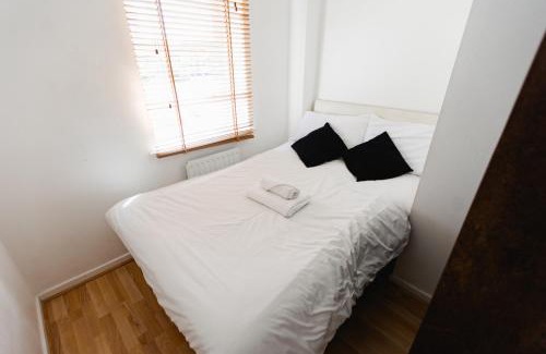 Hull Apartamento | Hullidays Victora Dock- refurbished 2024