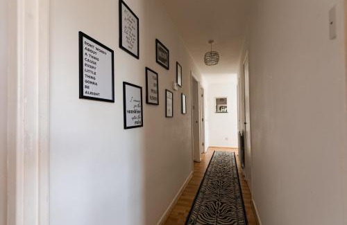 Hull Apartamento | Hullidays Victora Dock- refurbished 2024