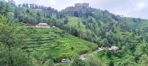 Theog Cabina | Humble Holiday Inn Kufri Simla