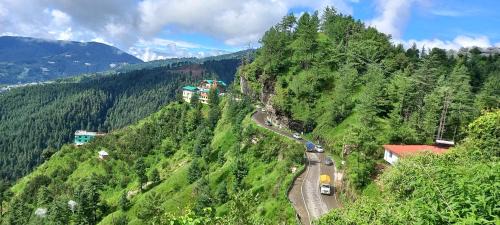 Theog Cabina | Humble Holiday Inn Kufri Simla