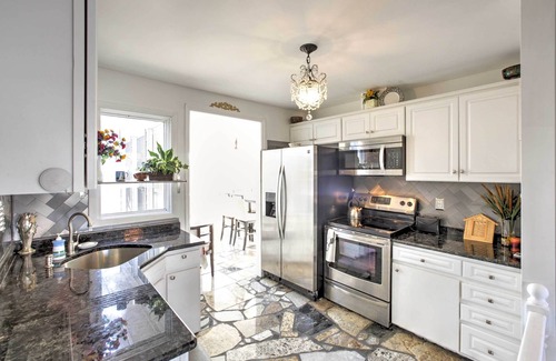 Hummelstown Casa | Casa Hummelstown con bañera de hidromasaje - 2 millas de HersheyPark