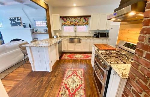 Cape Charles Casa | Hummingbird Cottage | Chesapeake Properties