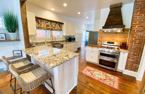 Cape Charles Casa | Hummingbird Cottage | Chesapeake Properties