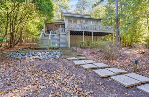 Macon Casa | Hummingbird Haven on Lake Gaston| 3 Night Minimum Peak Season!