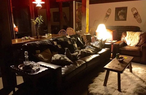 Waterbury Cabina | Hunger Mountain - Grunberg Haus Inn & Cabins