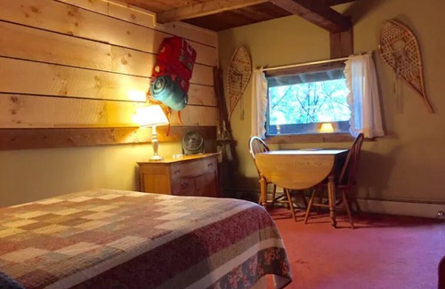 Waterbury Cabina | Hunger Mountain - Grunberg Haus Inn & Cabins