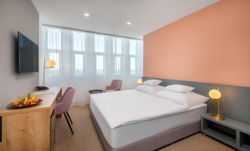 Hajduszoboszlo Hotel | Hunguest Hotel Béke